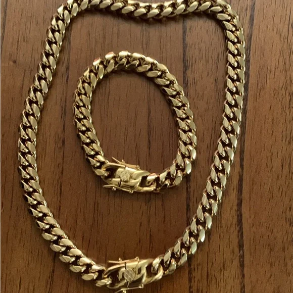 Gold Chain Necklace and Bracelet Set - Picture 1 of 4